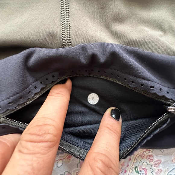 Lululemon Olive Green Leggings Size 8 - Picture 3 of 4